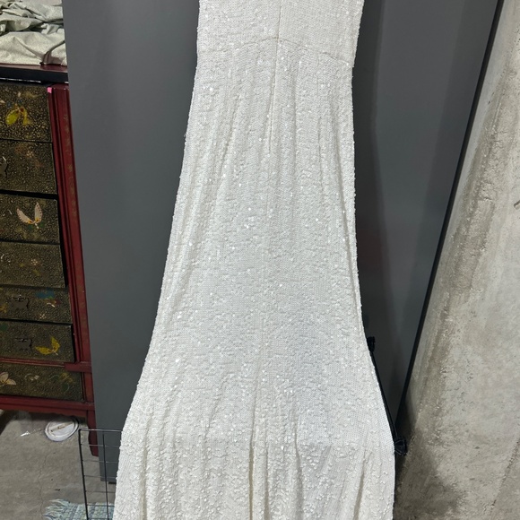 Extremely flattering sequin dress long slit - Picture 1 of 7